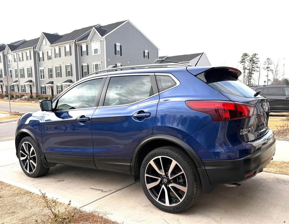 2018 Nissan Rogue - Image 6 of 17