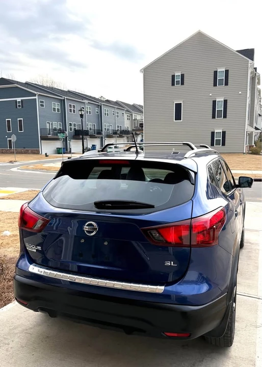 2018 Nissan Rogue - Image 7 of 17