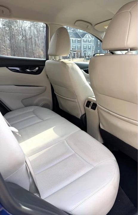2018 Nissan Rogue - Image 10 of 17