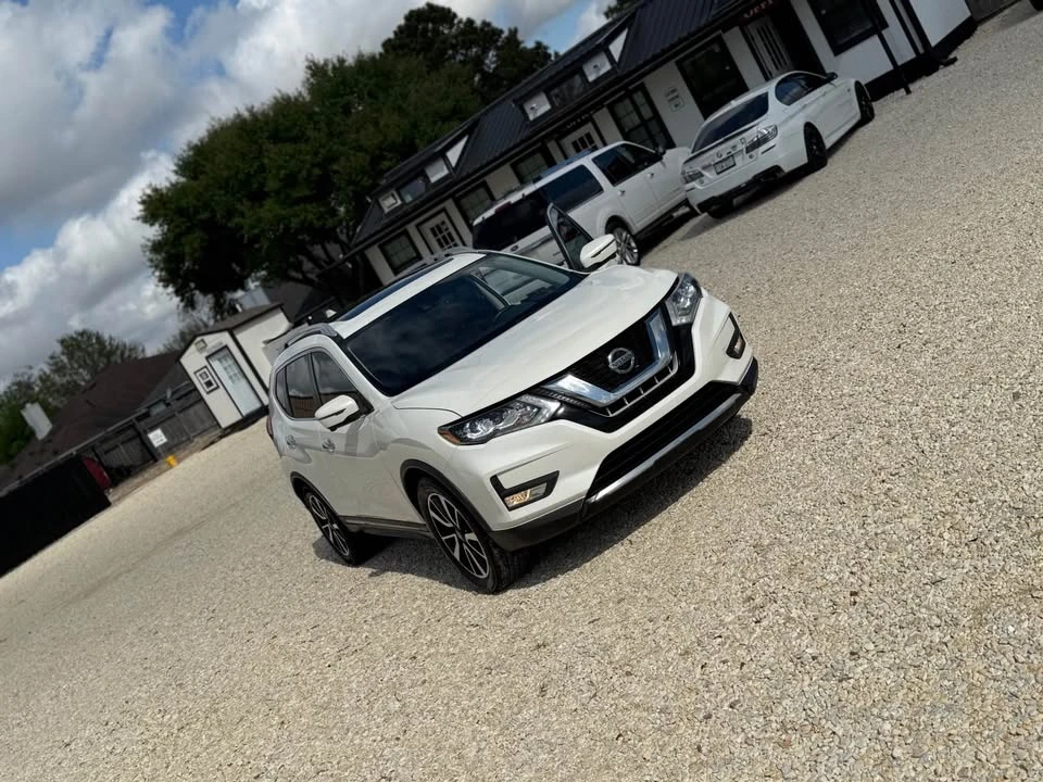 2018 Nissan Rogue - Image 5 of 19