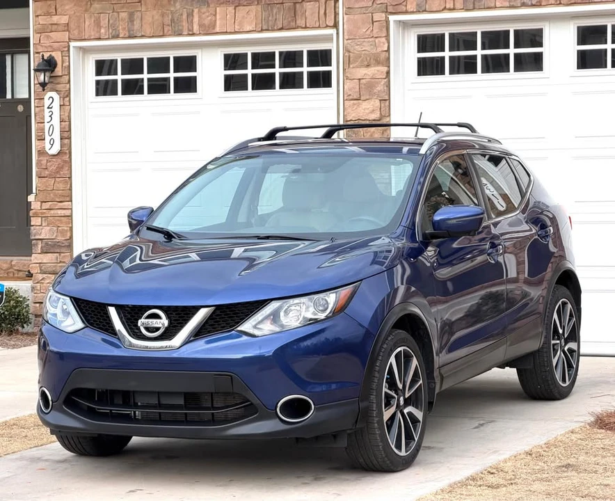 2018 Nissan Rogue - Image 3 of 17