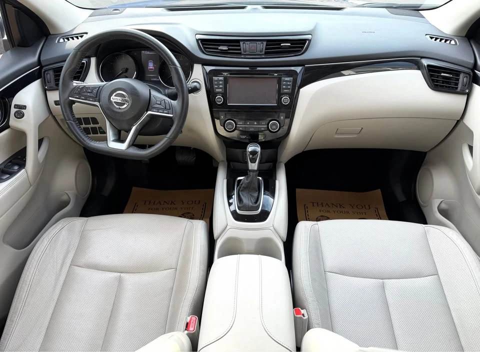 2018 Nissan Rogue - Image 11 of 17