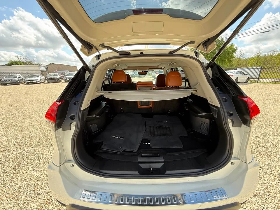 2018 Nissan Rogue - Image 11 of 19