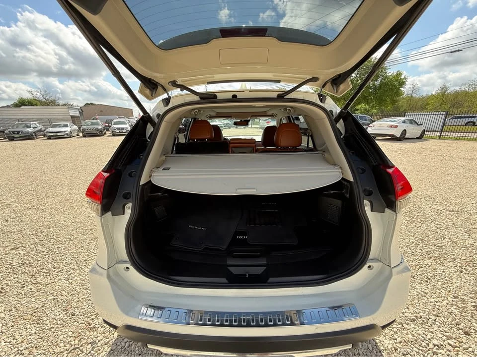 2018 Nissan Rogue - Image 10 of 19