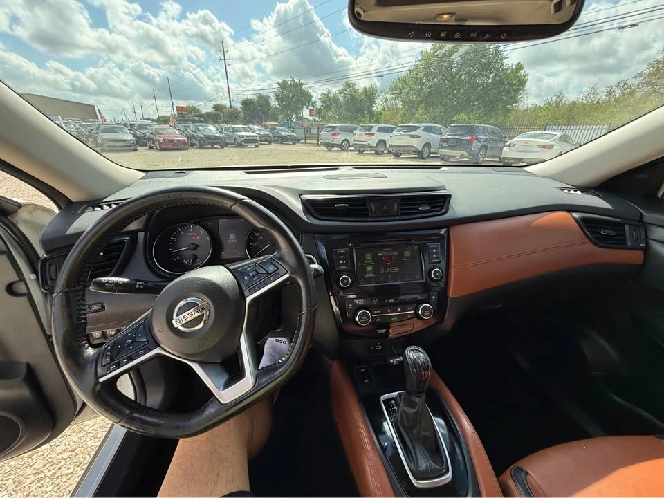 2018 Nissan Rogue - Image 18 of 19