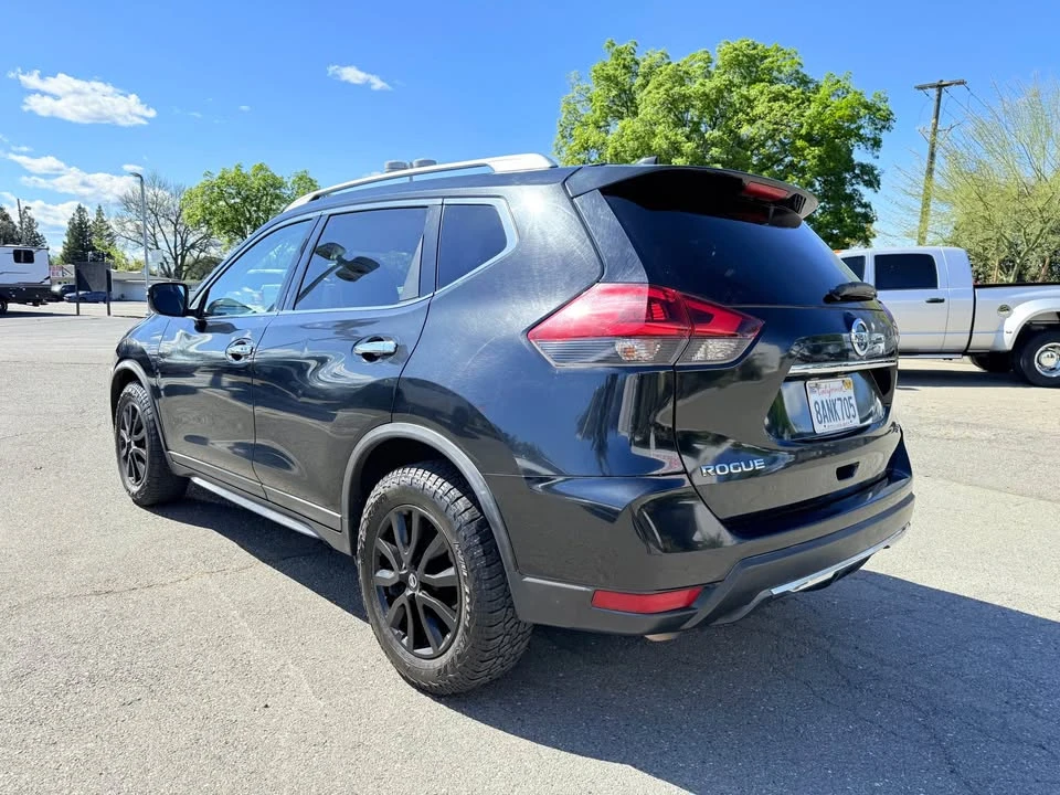 2018 Nissan Rogue - Image 4 of 16