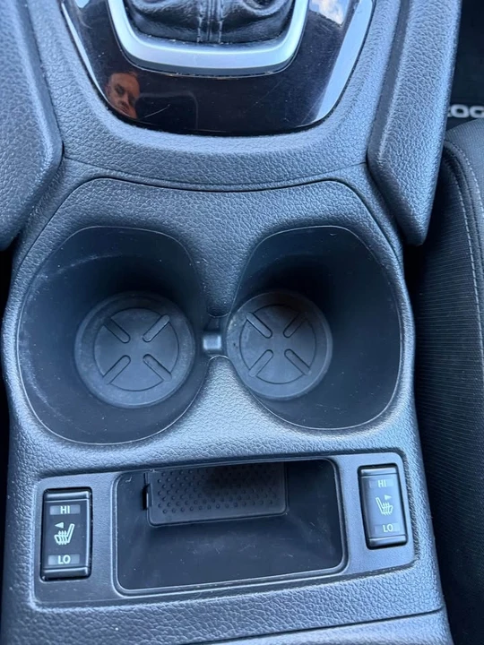 2018 Nissan Rogue - Image 13 of 17