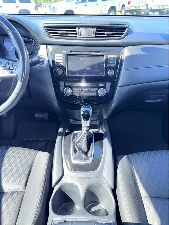 2018 Nissan Rogue - Image 14 of 16