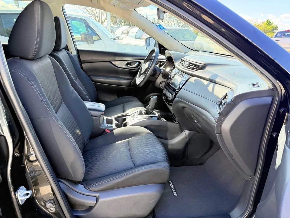 2018 Nissan Rogue - Image 7 of 16