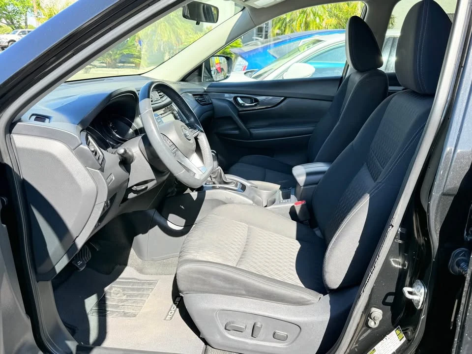 2018 Nissan Rogue - Image 9 of 16