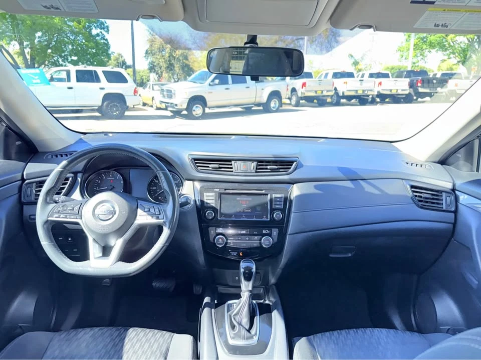2018 Nissan Rogue - Image 12 of 16