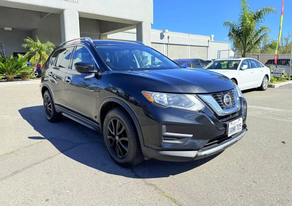2018 Nissan Rogue - Image 5 of 16