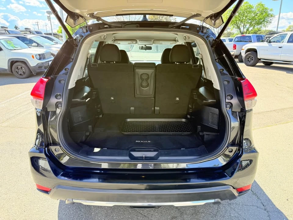 2018 Nissan Rogue - Image 6 of 16