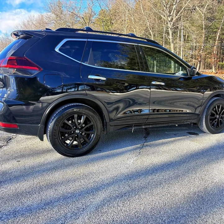 2018 Nissan Rogue - Image 2 of 19