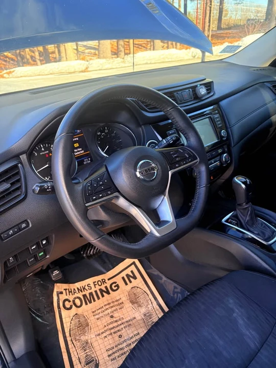 2018 Nissan Rogue - Image 10 of 19