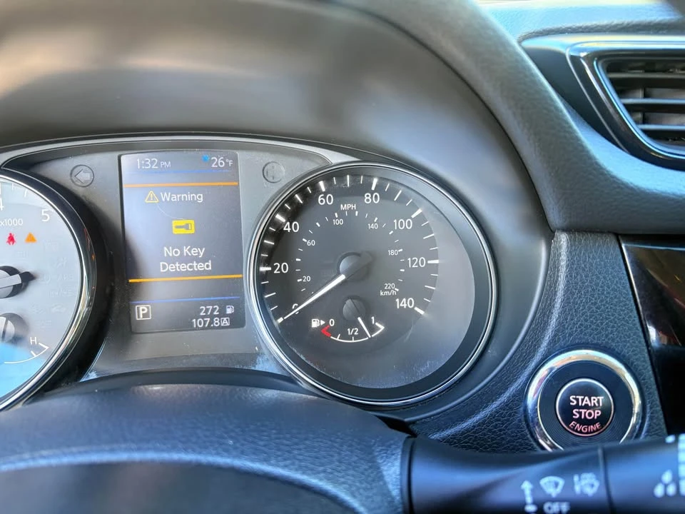 2018 Nissan Rogue - Image 11 of 19