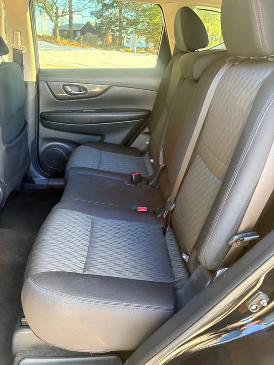 2018 Nissan Rogue - Image 13 of 19