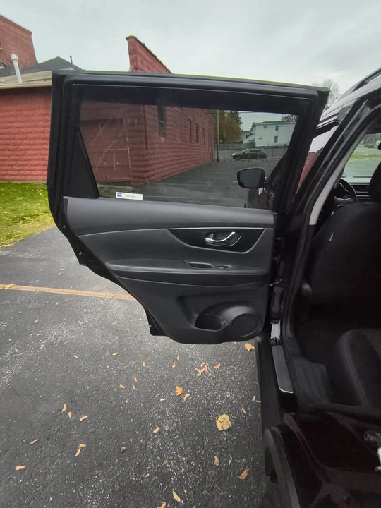2018 Nissan Rogue - Image 13 of 16