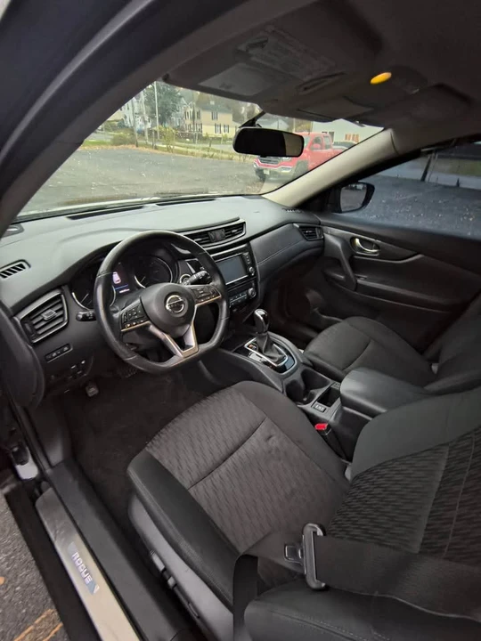 2018 Nissan Rogue - Image 15 of 16