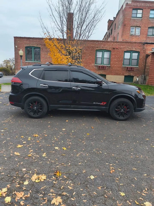 2018 Nissan Rogue - Image 8 of 16
