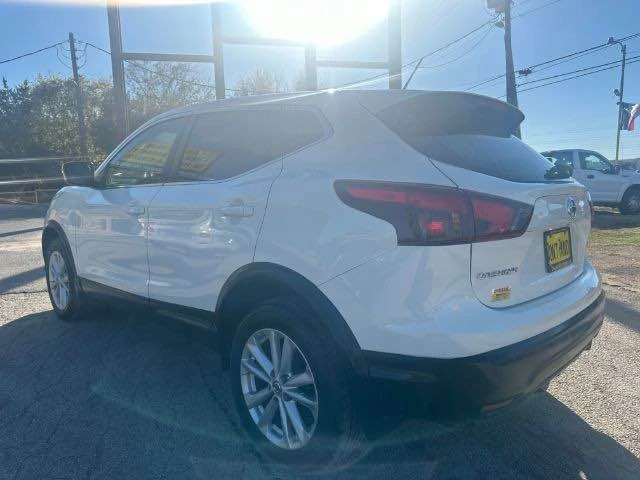 2018 Nissan Rogue - Image 2 of 5