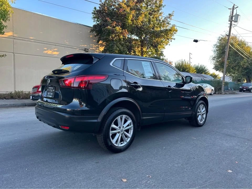 2018 Nissan Rogue - Image 6 of 13