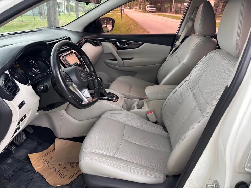 2018 Nissan Rogue - Image 8 of 10