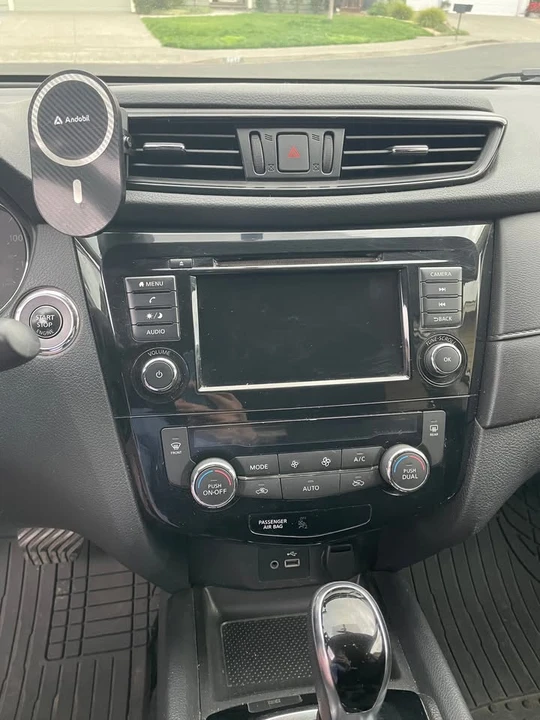 2018 Nissan Rogue - Image 6 of 10