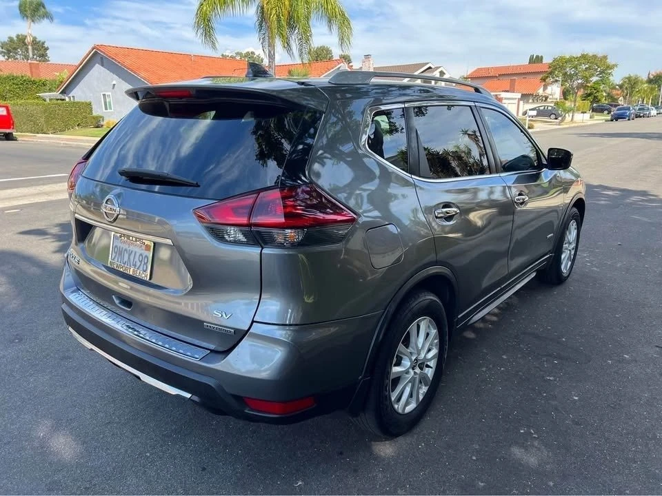 2018 Nissan Rogue - Image 3 of 15