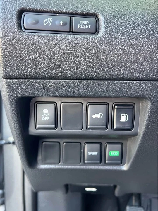 2018 Nissan Rogue - Image 7 of 15
