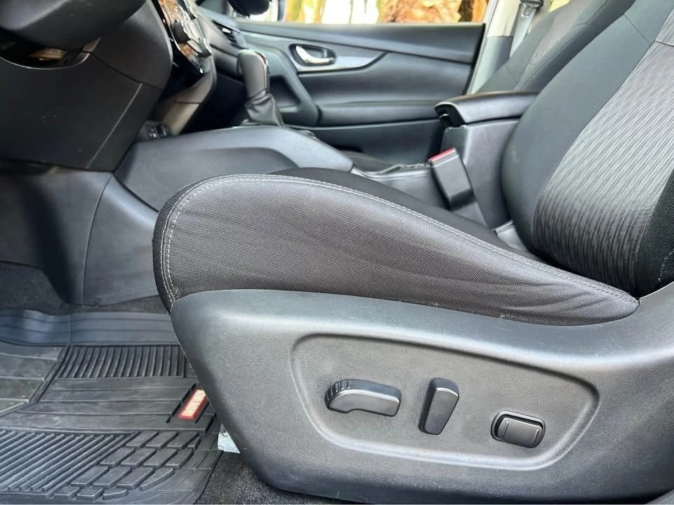 2018 Nissan Rogue - Image 6 of 15