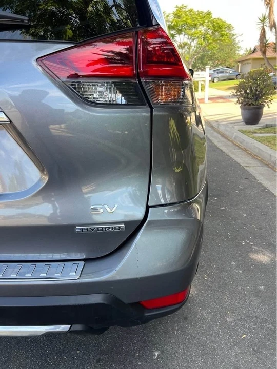 2018 Nissan Rogue - Image 4 of 15