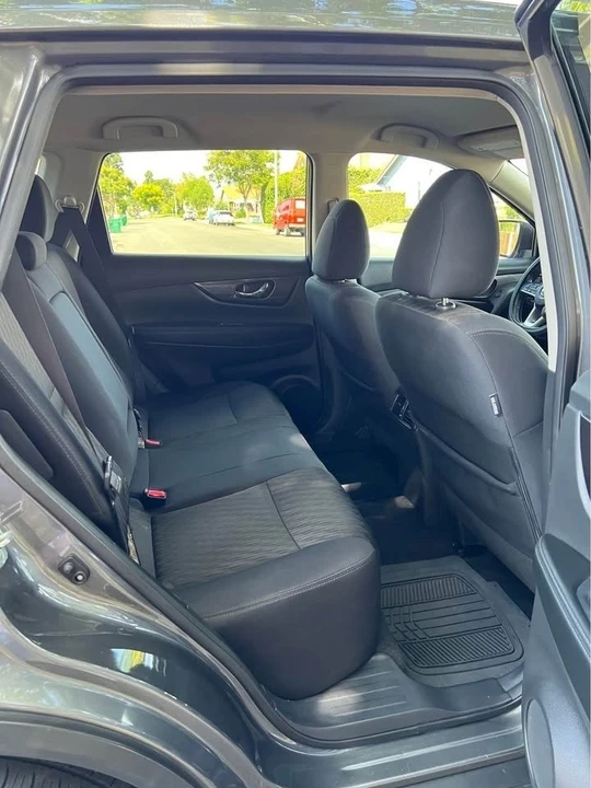 2018 Nissan Rogue - Image 14 of 15