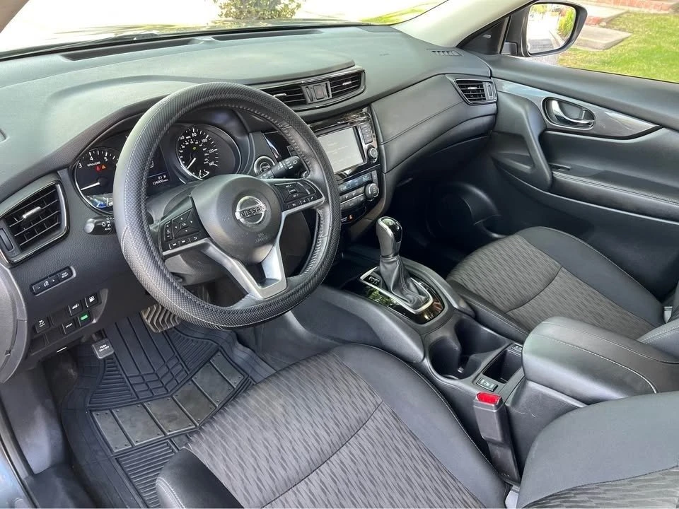 2018 Nissan Rogue - Image 8 of 15