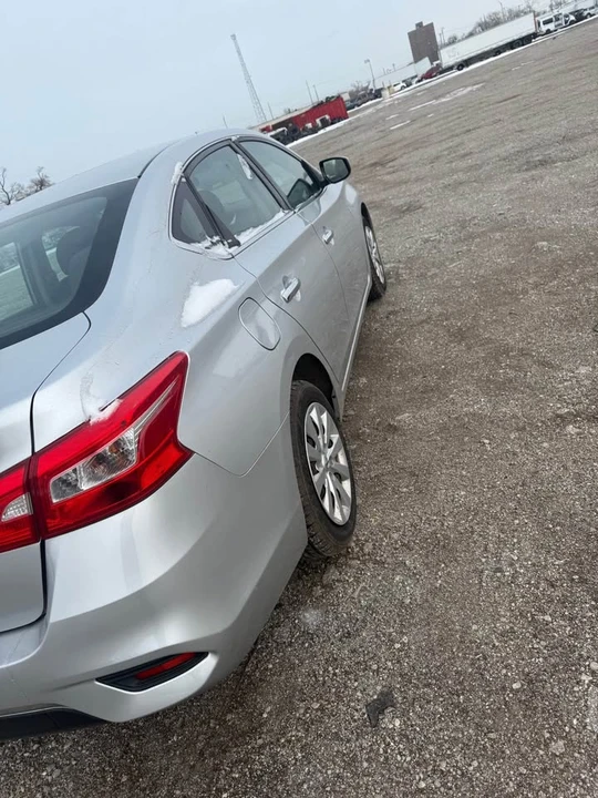 2018 Nissan Sentra 7th Gen - Image 4 of 12