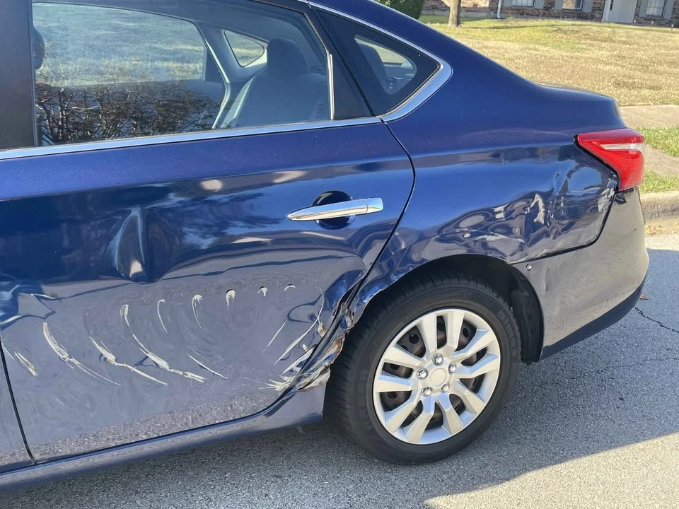 2018 Nissan Sentra 7th Gen - Image 3 of 9