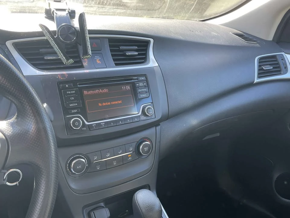 2018 Nissan Sentra 7th Gen - Image 6 of 9