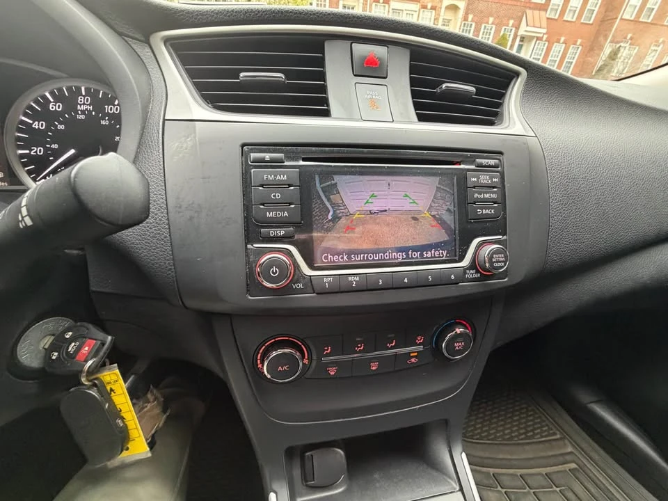 2018 Nissan Sentra 7th Gen - Image 10 of 16