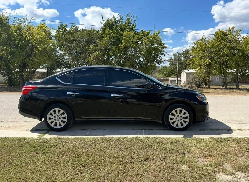 2018 Nissan Sentra 7th Gen - Image 5 of 12