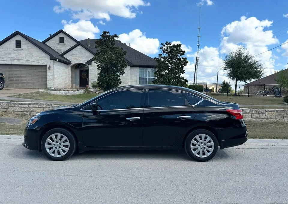 2018 Nissan Sentra 7th Gen - Image 9 of 12