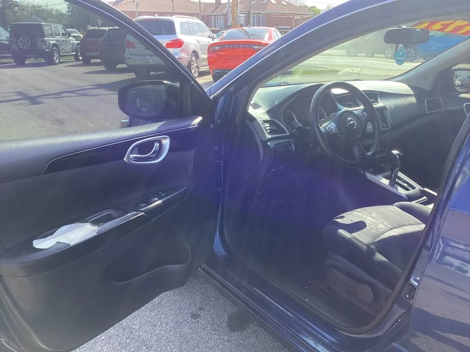 2018 Nissan Sentra 7th Gen - Image 5 of 9