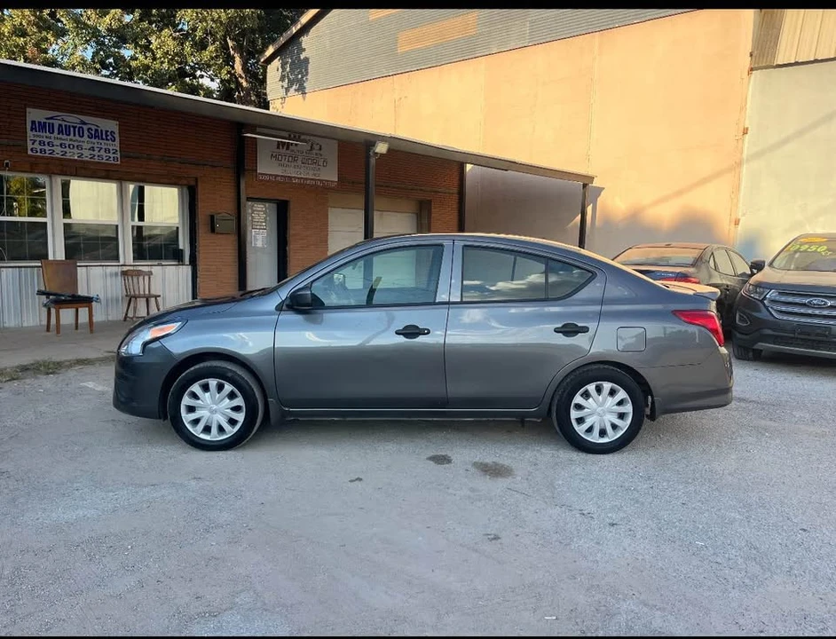 2018 Nissan Versa - Image 7 of 10