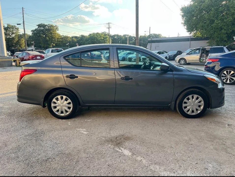 2018 Nissan Versa - Image 4 of 10