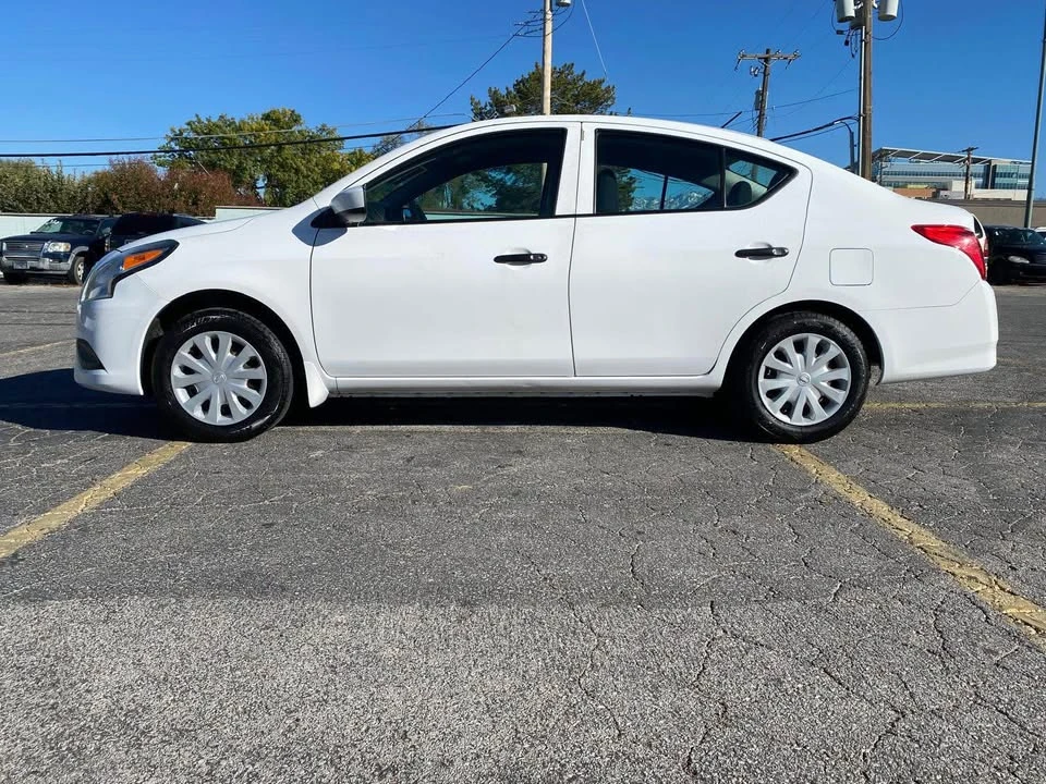 2018 Nissan Versa - Image 8 of 12