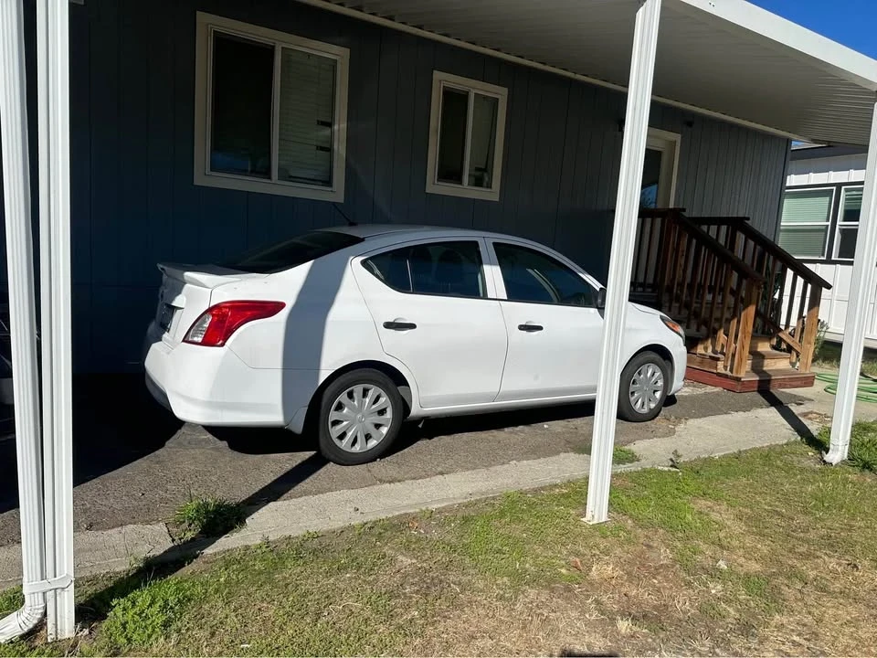 2018 Nissan Versa - Image 3 of 3