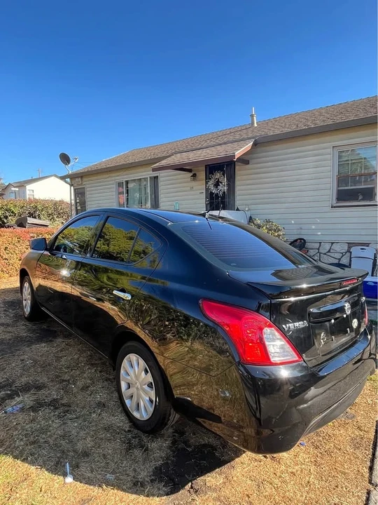 2018 Nissan Versa - Image 2 of 3