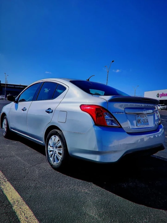 2018 Nissan Versa - Image 9 of 12