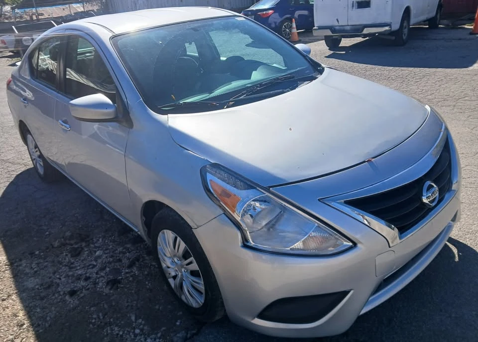 2018 Nissan Versa - Image 2 of 11