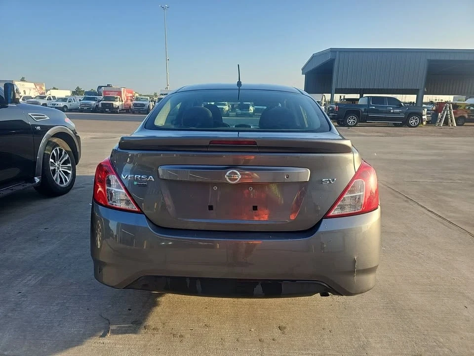 2018 Nissan Versa - Image 9 of 10