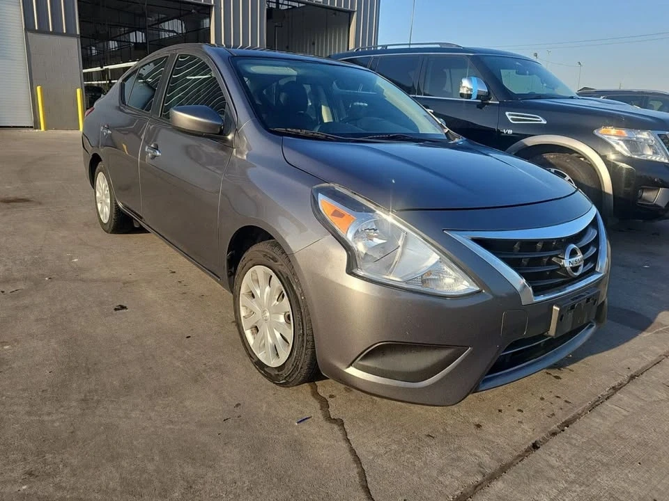 2018 Nissan Versa - Image 8 of 9